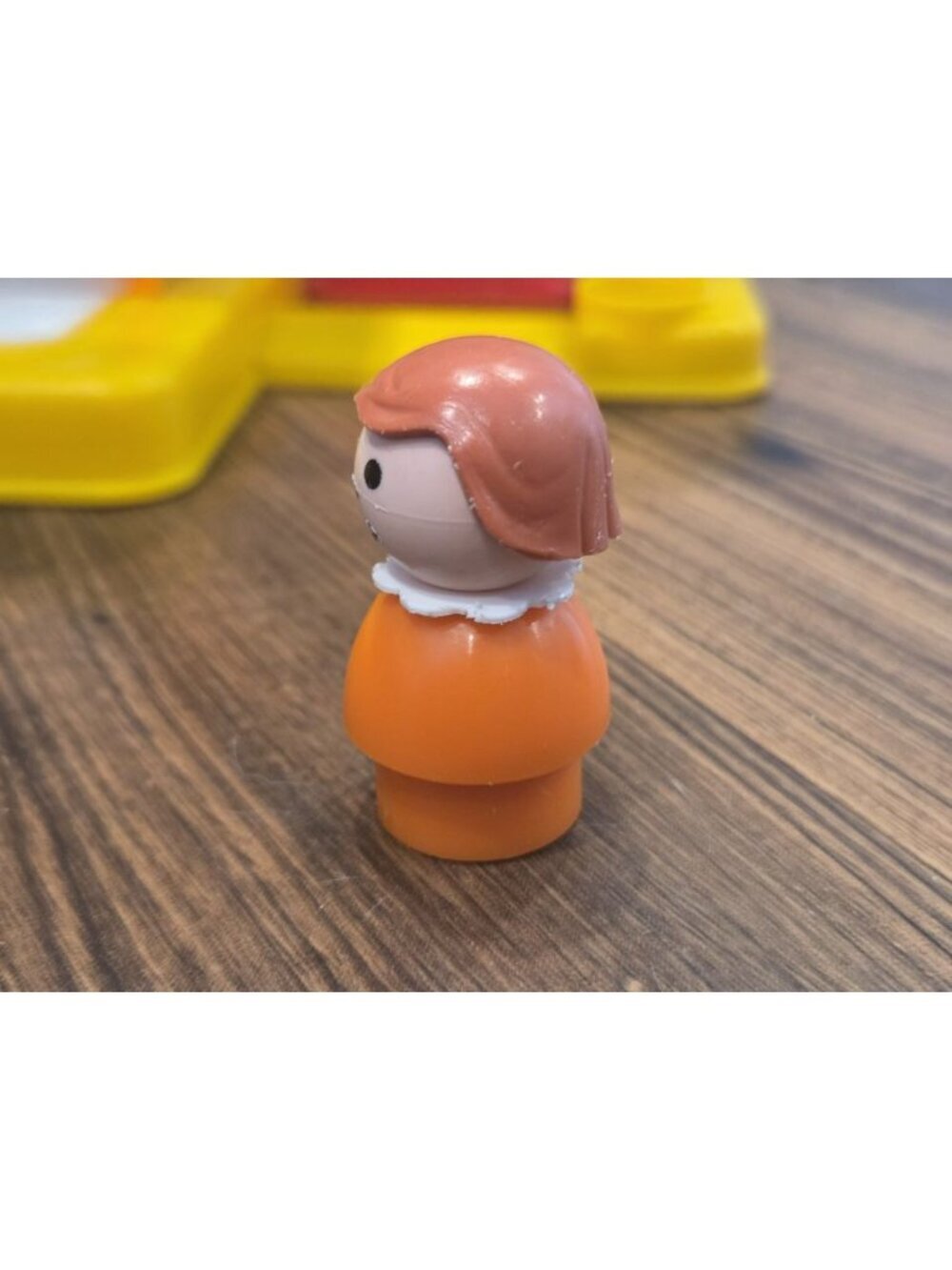 Vtg 1986 Fisher Price Little People Little Mart #2580 – Base & Girl Figure - Picture 7 of 15